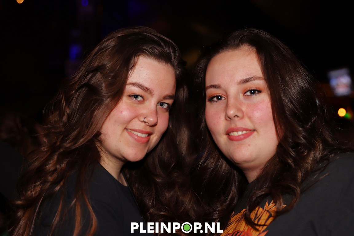 V R I J D A G     (118)